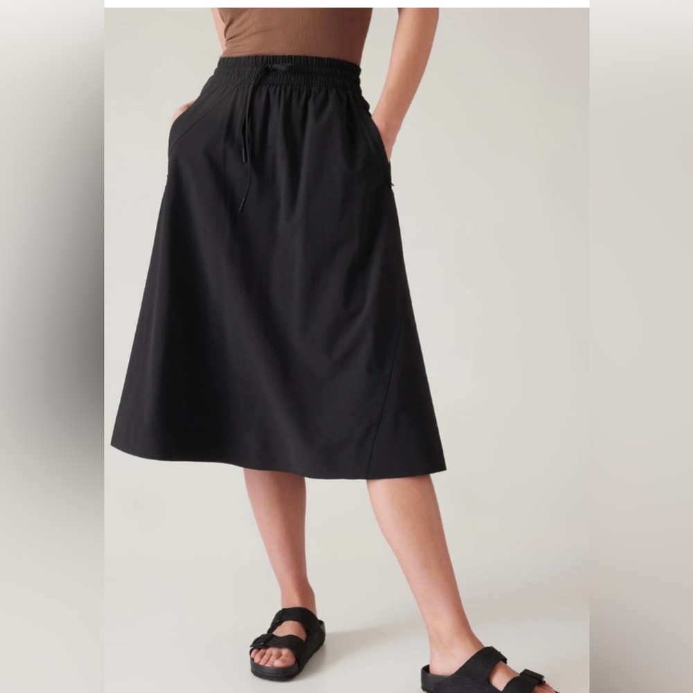 NWT Athleta size 18 Arrival Black Skirt